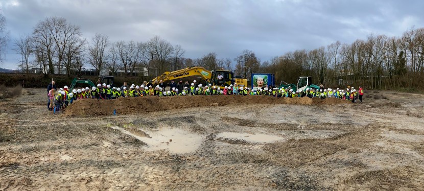 Spatenstich zum Bildungsdorf an der Klingenbergstraße.